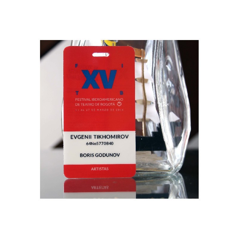 escarapela en pvc festival de teatro Bogotá