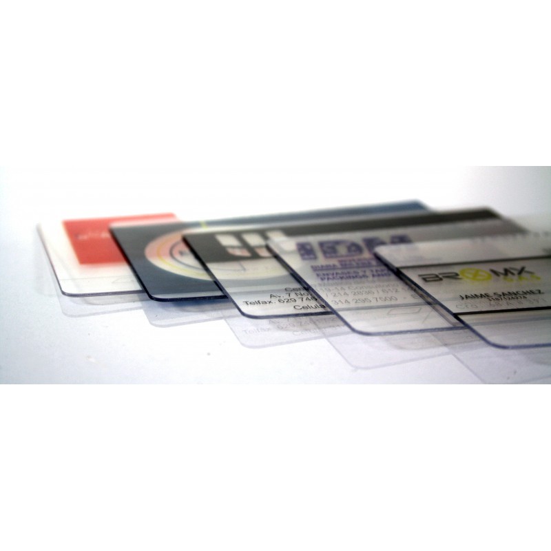 Tarjetas transparentes y translucidas collage 